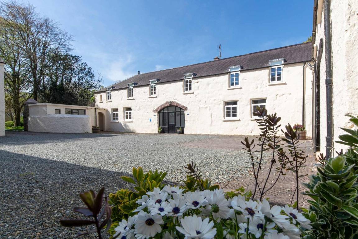 Apartment ∙ 3 Bedrooms ∙ 6 Guests - Little Haven
