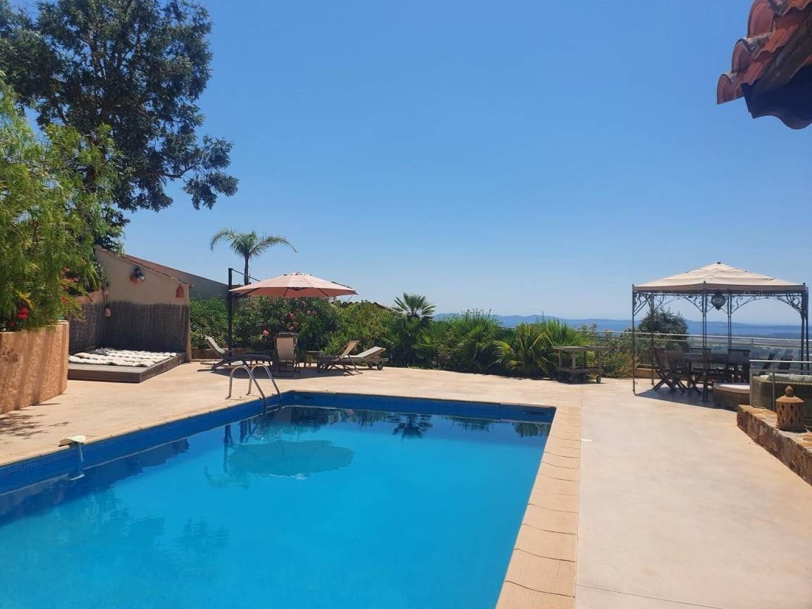 280 M² Villa ∙ 6 Chambres ∙ 18 Personnes - Hyères