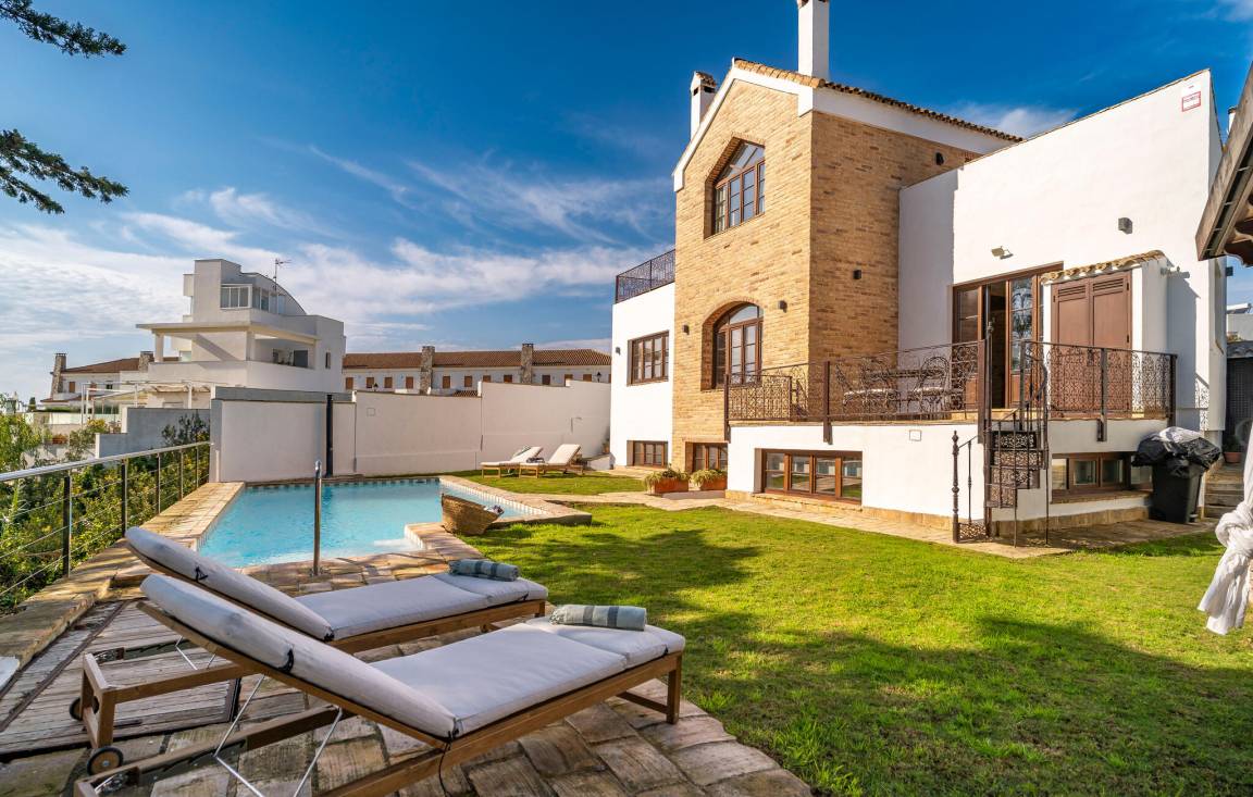 265 M² Casa ∙ 6 Habitaciones ∙ 18 Huéspedes - Conil de la Frontera