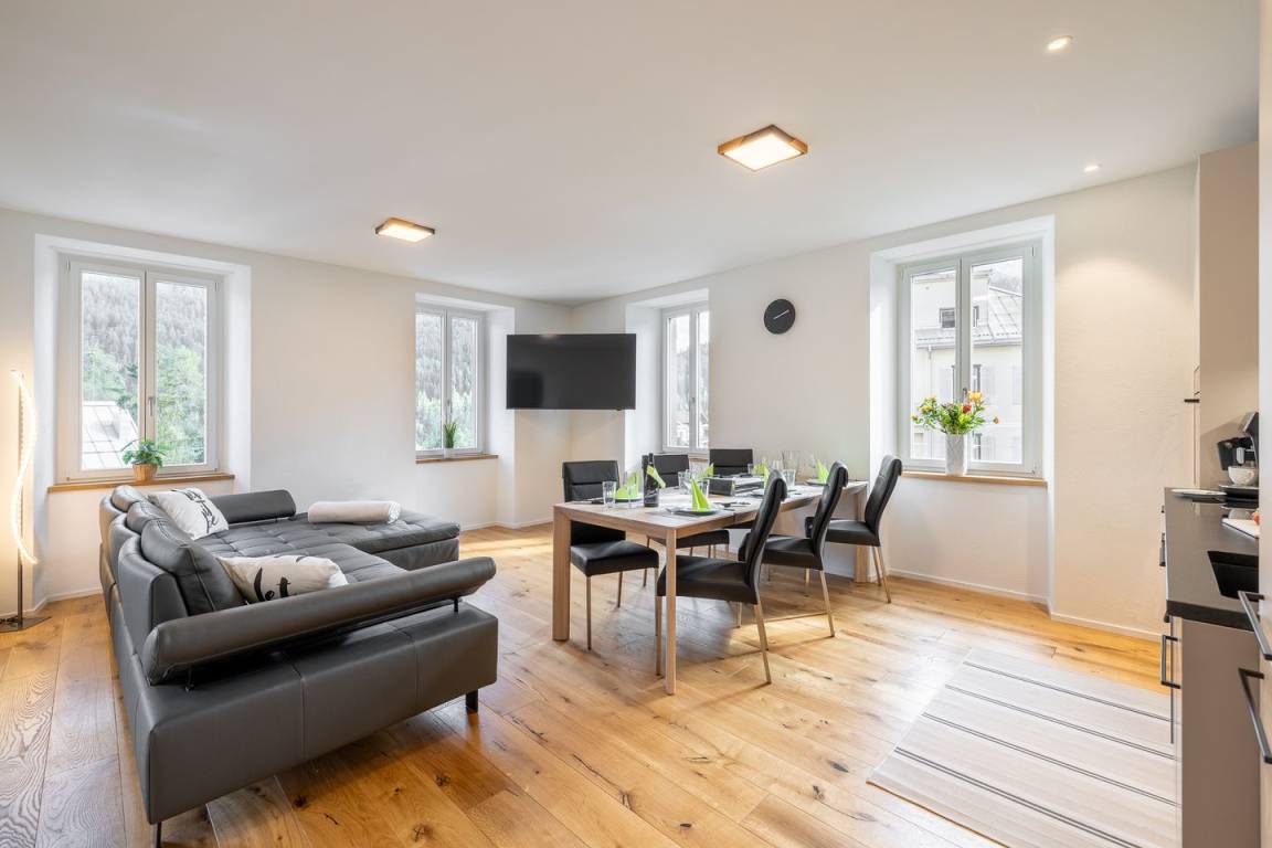100 M² Ferienwohnung ∙ 3 Schlafzimmer ∙ 6 Gäste - Tarasp