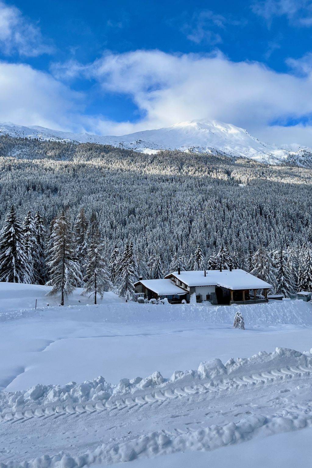 84 M² Apartment ∙ 4 Guests - Müstair