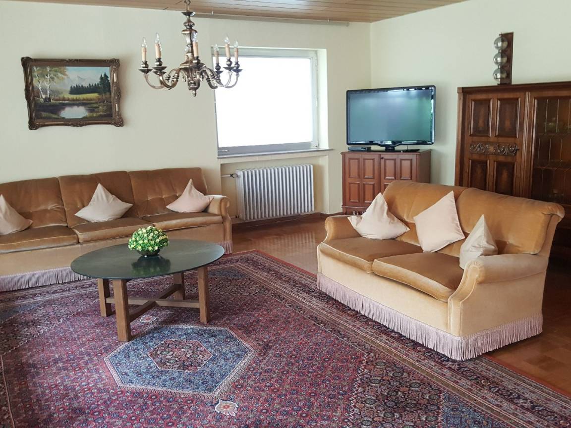 130 M² Ferienwohnung ∙ 2 Schlafzimmer ∙ 6 Gäste - Bestwig