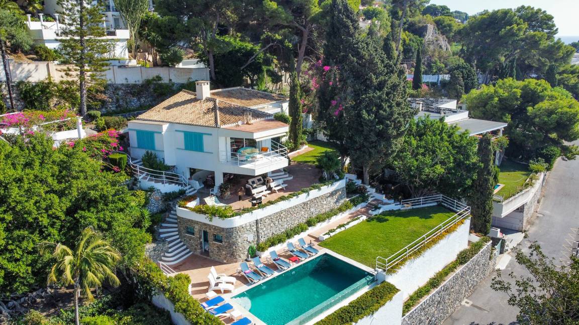 186 M² Villa ∙ 5 Habitaciones ∙ 10 Huéspedes - Costa Tropical