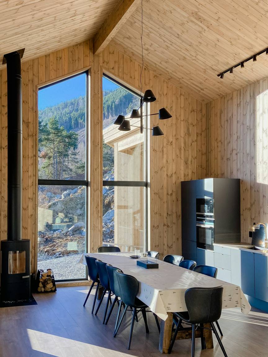 125 M² House ∙ 4 Bedrooms ∙ 10 Guests - Solvorn