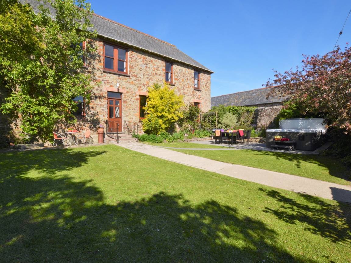 Cottage ∙ 4 Bedrooms ∙ 8 Guests - Cornwall