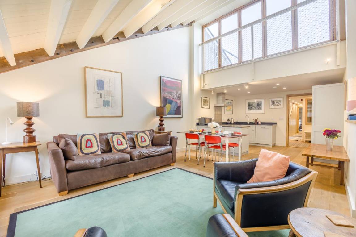 Apartment ∙ 2 Bedrooms ∙ 4 Guests - Framlingham