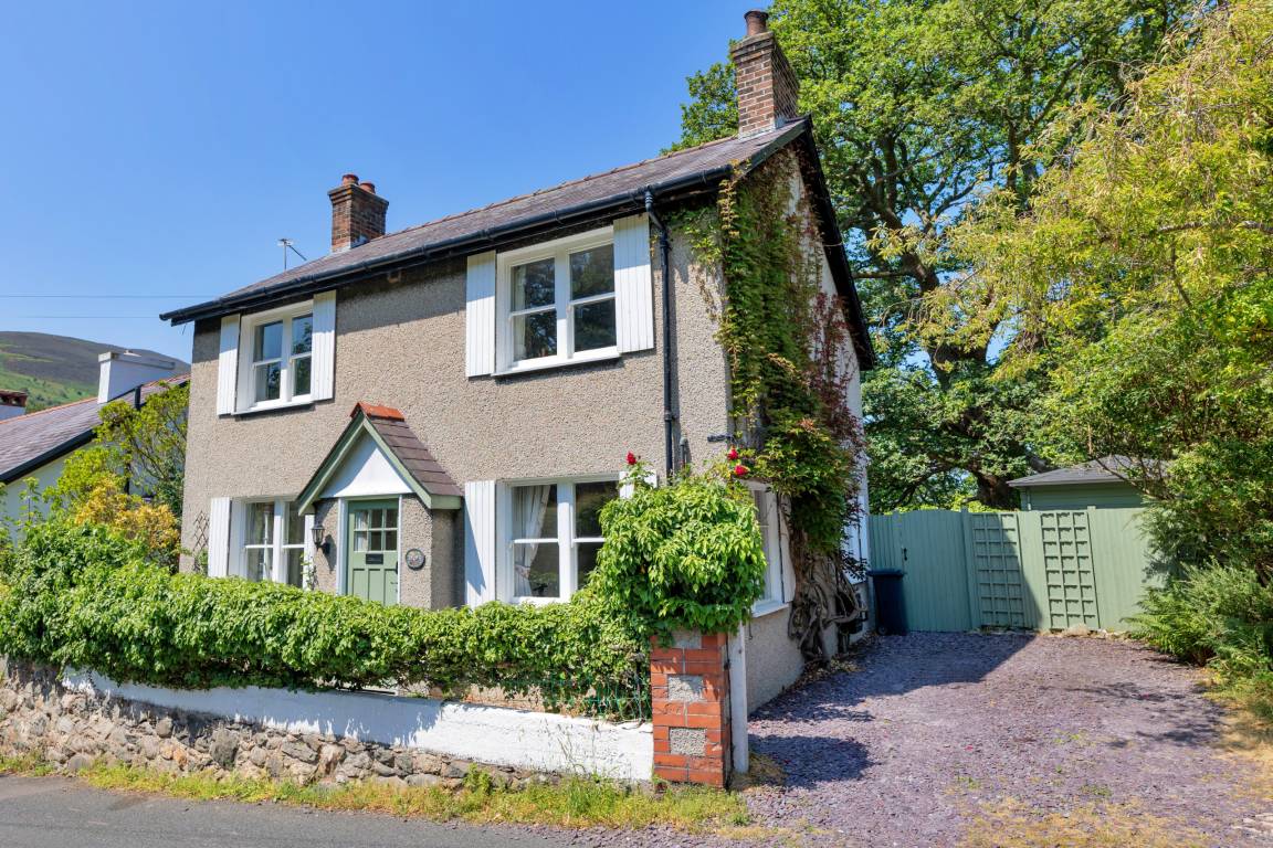 90 M² Cottage ∙ 2 Bedrooms ∙ 4 Guests - Conwy