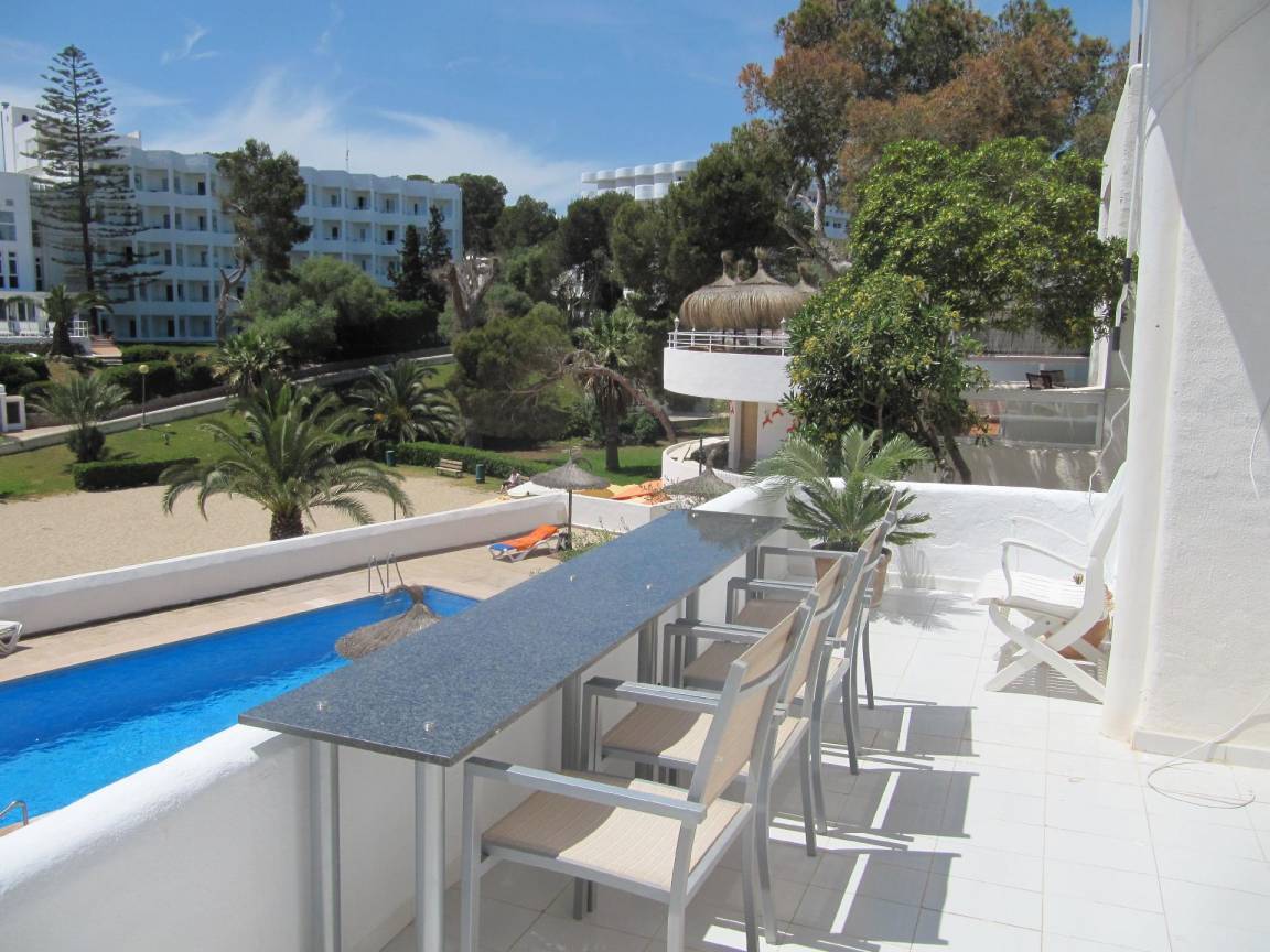 Hauptansicht vom Ferienwohnung: Wohnung in Cala D'or mit gemeinsamem Pool, Terrasse und Garten