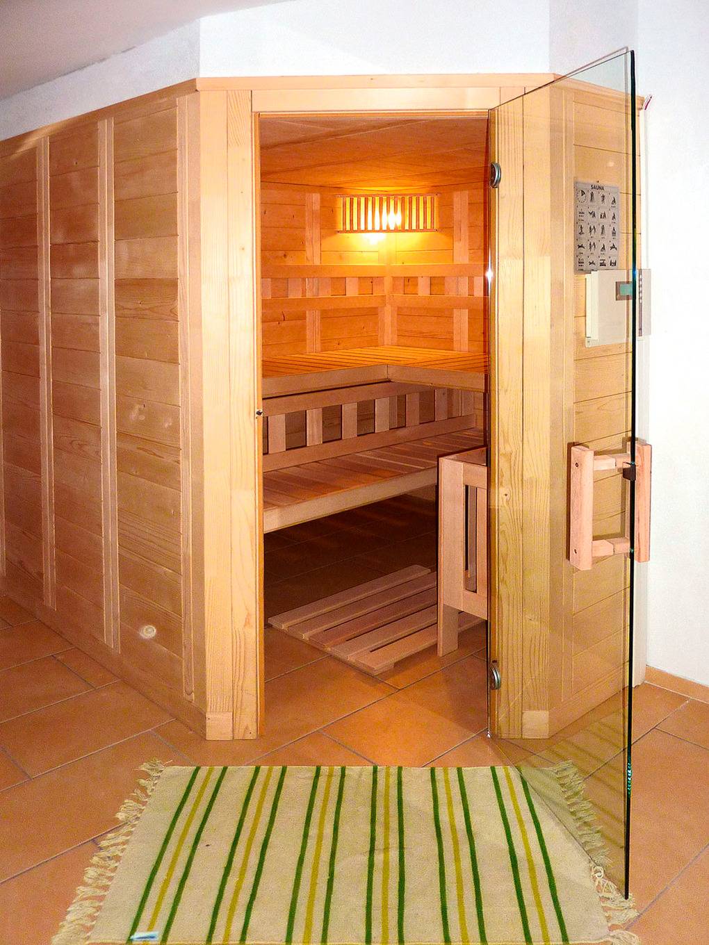 240 m² Ferienhaus ∙ 9 Schlafzimmer ∙ 25 Gäste – Bild 10