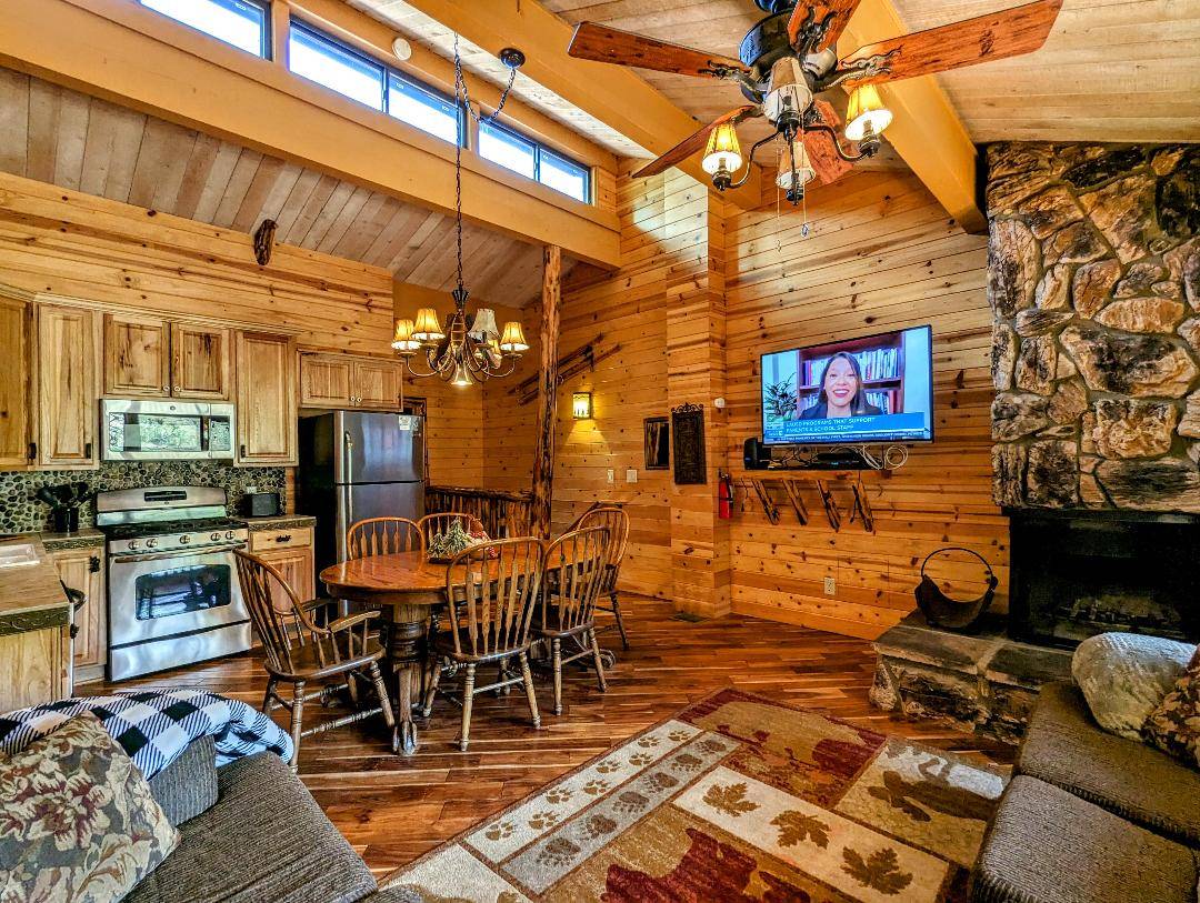 112 M² House ∙ 3 Bedrooms ∙ 6 Guests - Big Bear Lake, CA