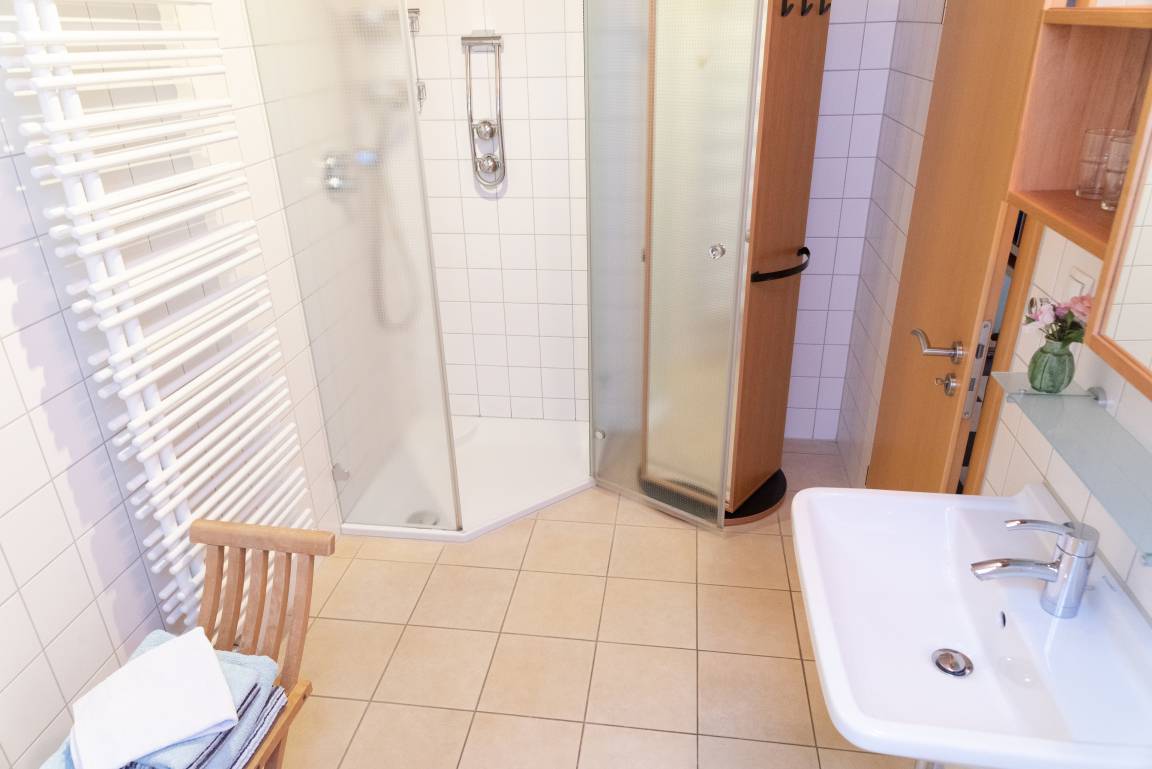 75 m² Ferienwohnung ∙ 1 Schlafzimmer ∙ 2 Gäste – Bild 6