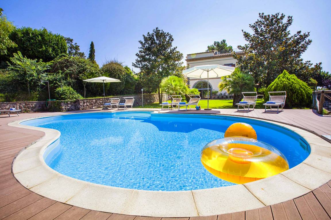 Casa a Massa Lubrense con piscina, terrazza e giardino