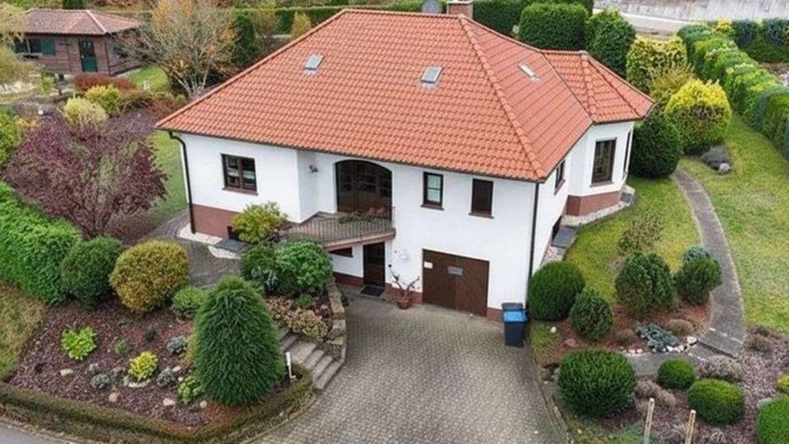 226 M² Ferienhaus ∙ 4 Schlafzimmer ∙ 10 Gäste - Kell am See