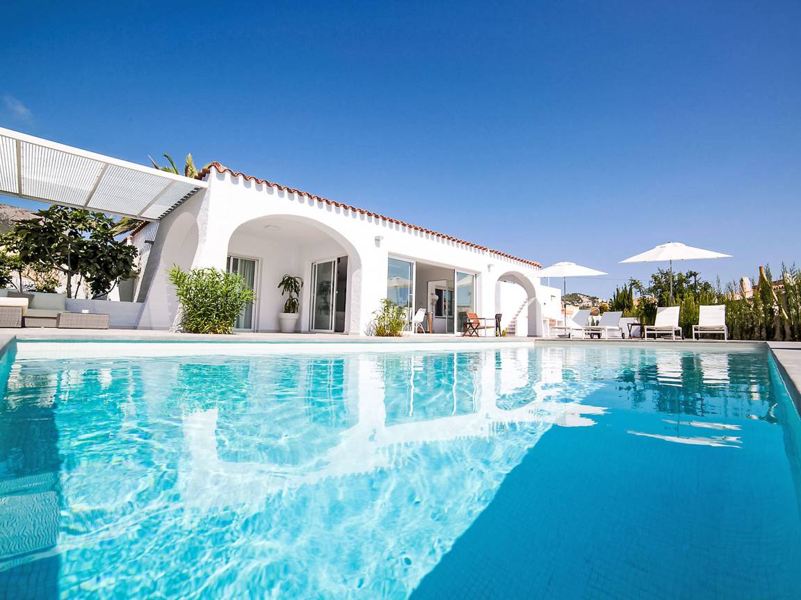 200 M² House ∙ 5 Bedrooms ∙ 10 Guests - Calp