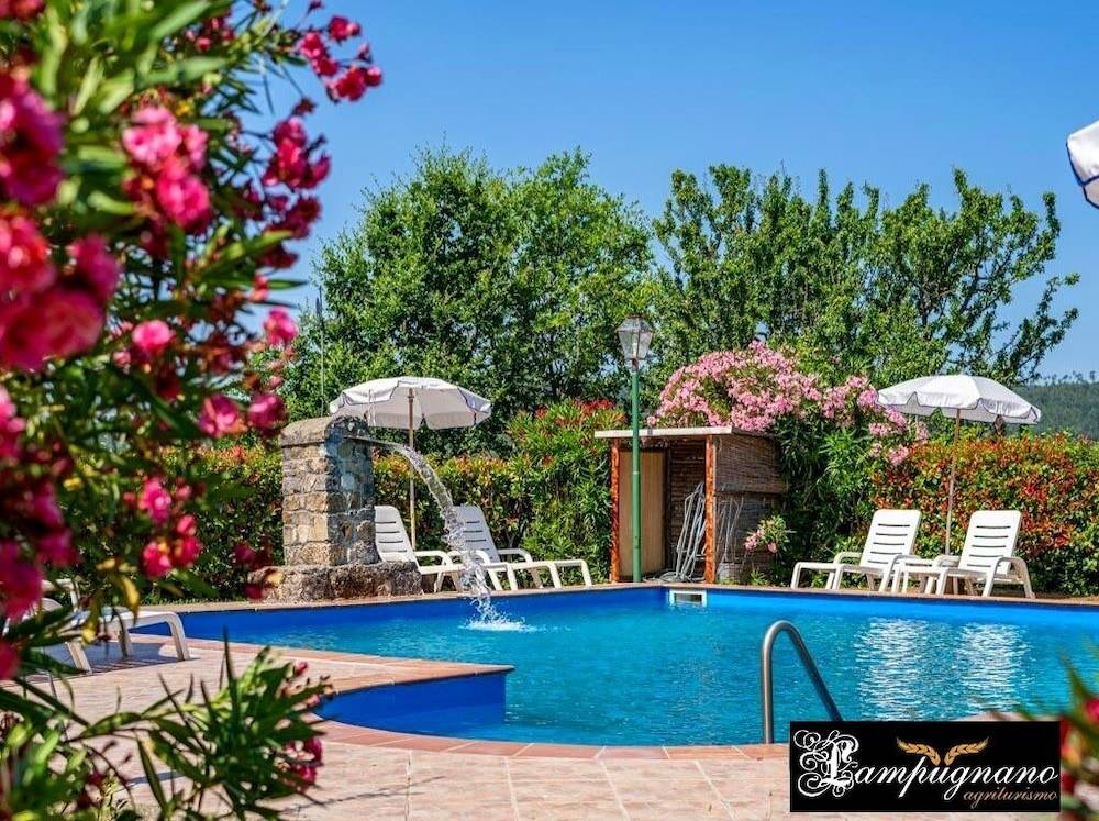 Casale a Civitella Paganico con terrazza, giardino e piscina