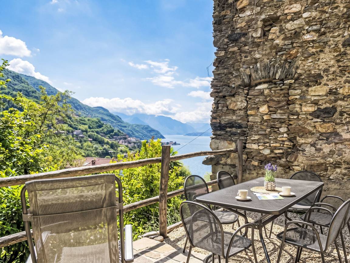 80 M² Apartment ∙ 2 Bedrooms ∙ 6 Guests - Bellano