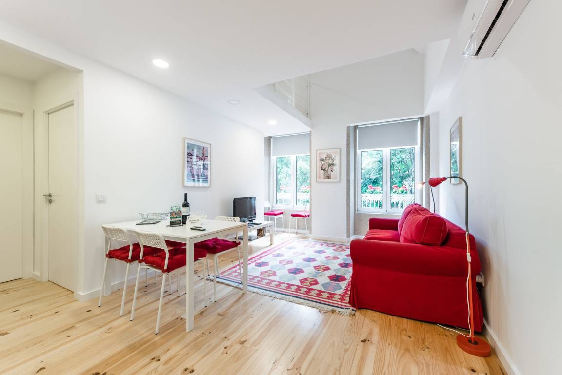 70 M² Apartamento ∙ 2 Habitaciones ∙ 4 Huéspedes - Oporto