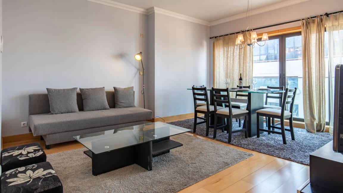 77 M² Apartamento ∙ 2 Habitaciones ∙ 5 Huéspedes - Areeiro