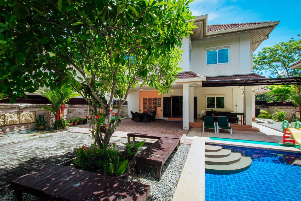 200 M² Villa ∙ 3 Schlafzimmer ∙ 8 Gäste - Pattaya