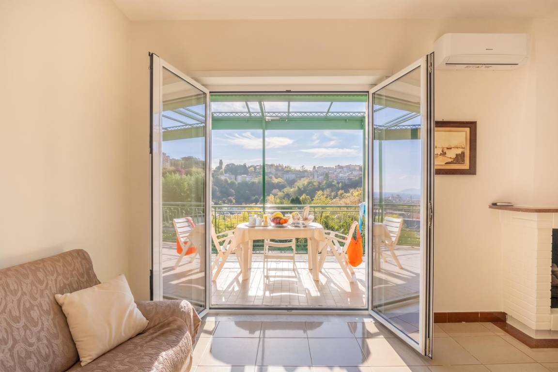 Bright Apartment Private Parking Naples