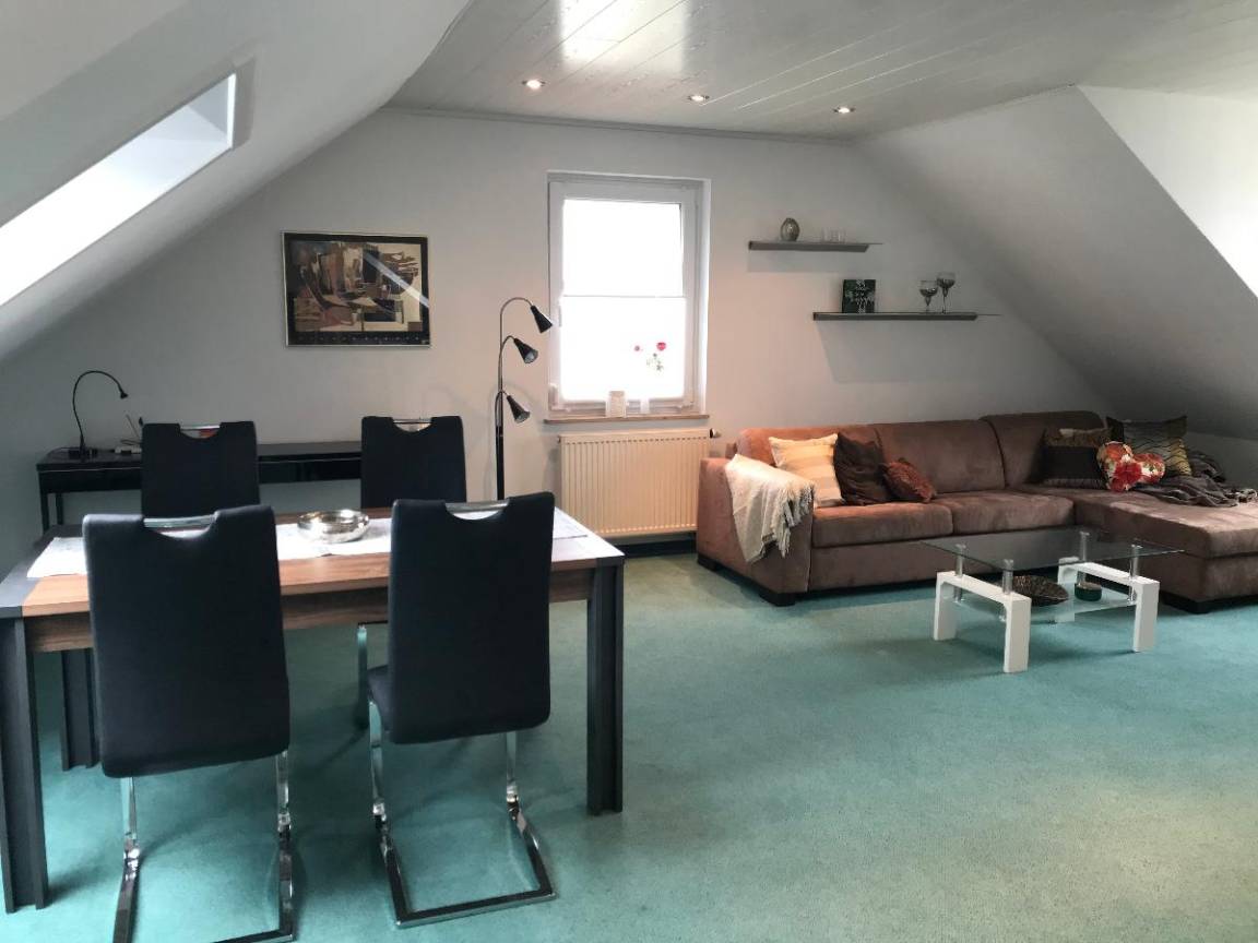 53 M² Ferienwohnung ∙ 1 Schlafzimmer ∙ 2 Gäste - Creglingen