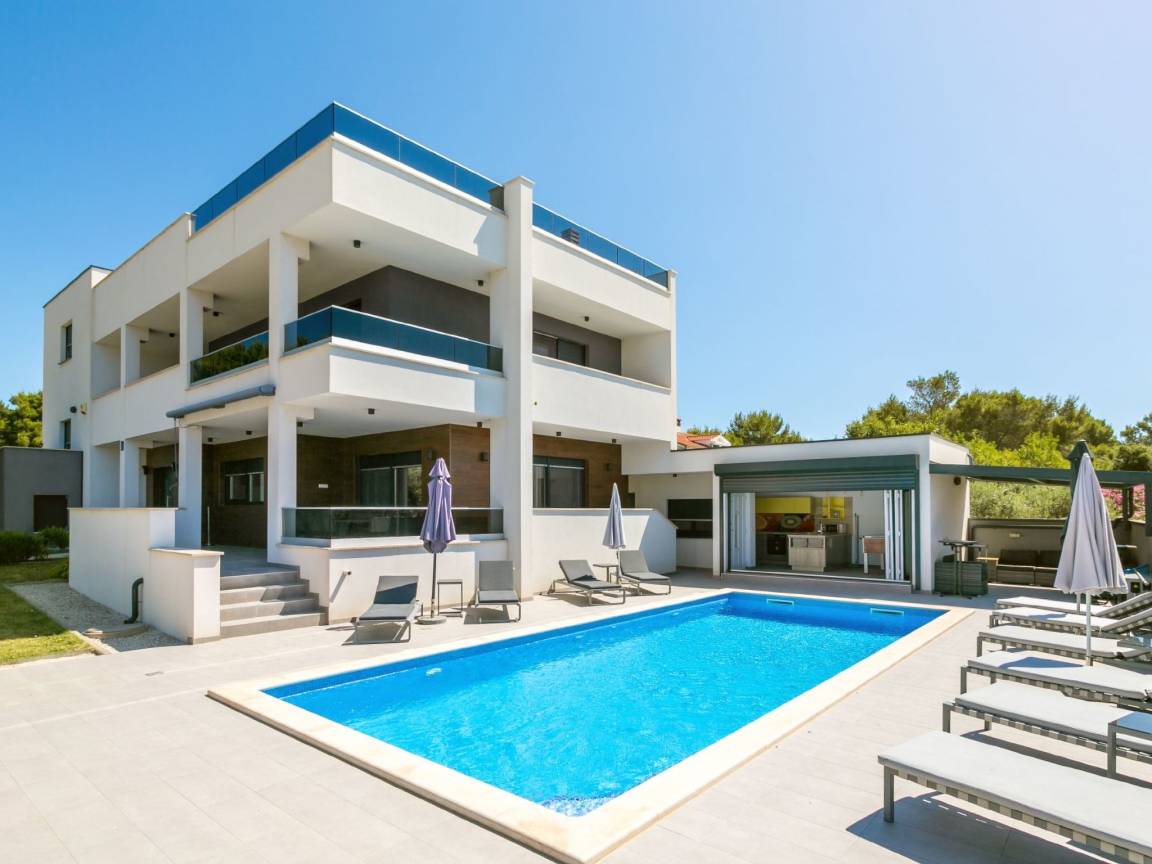 150 M² House ∙ 5 Bedrooms ∙ 10 Guests - Ližnjan