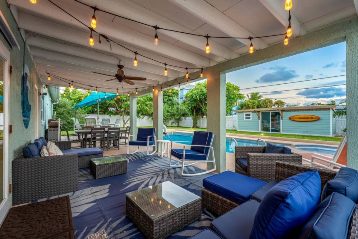 70 M² House ∙ 5 Bedrooms ∙ 8 Guests - Cocoa Beach, FL