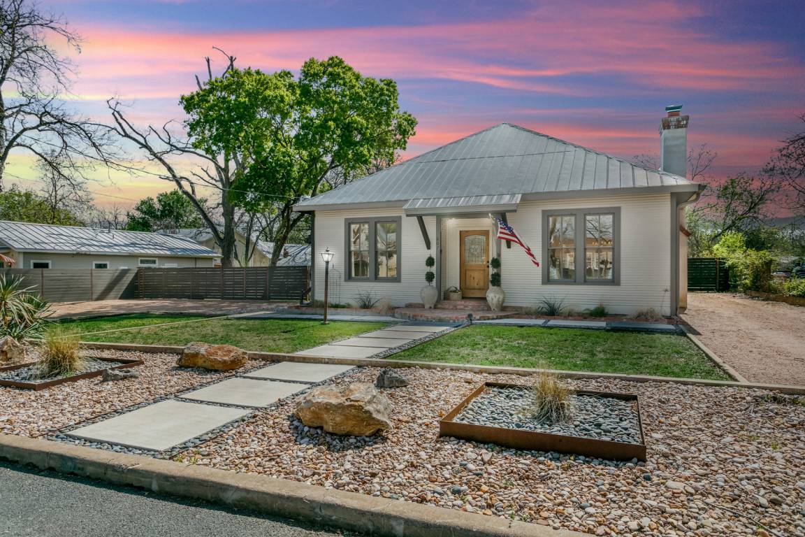 212 M² House ∙ 3 Bedrooms ∙ 8 Guests - Fredericksburg, TX