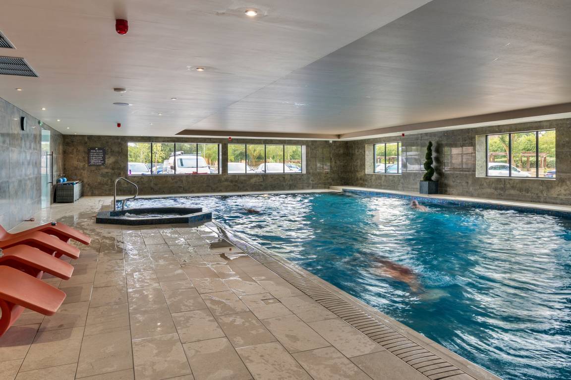 80 M² Chalet ∙ 2 Bedrooms ∙ 4 Guests - Cambridgeshire