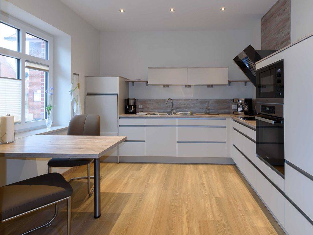92 M² Ferienwohnung ∙ 1 Schlafzimmer ∙ 2 Gäste - Jemgum