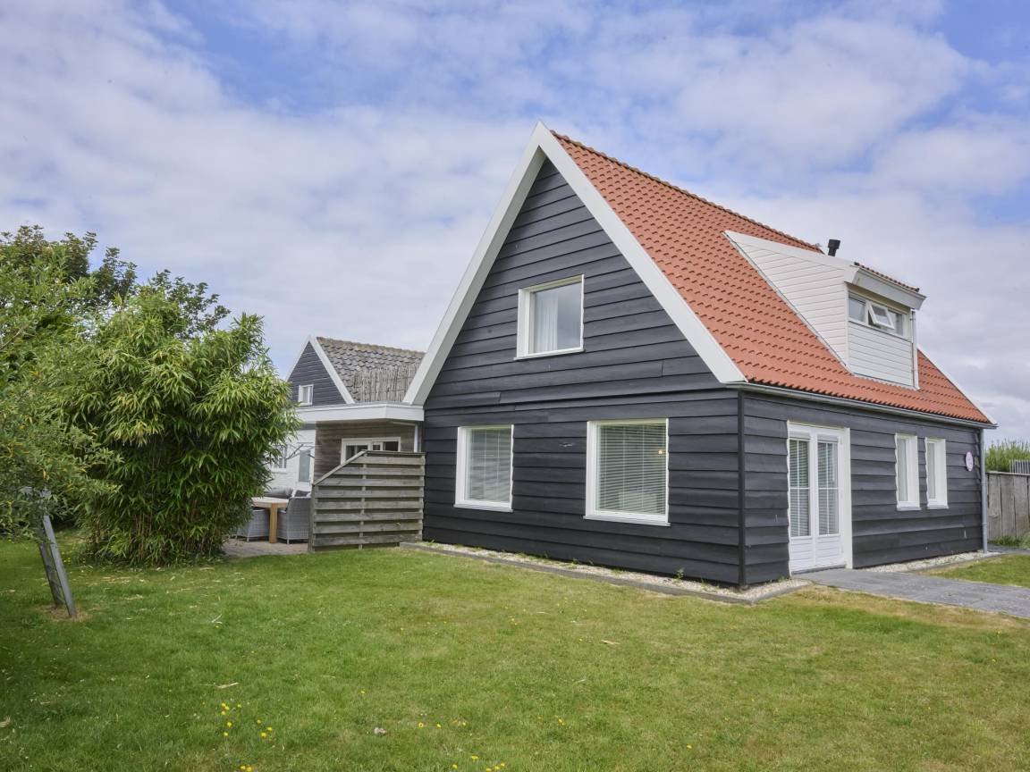 140 m&sup2; Villa 4 Schlafzimmer 7 G&auml;ste