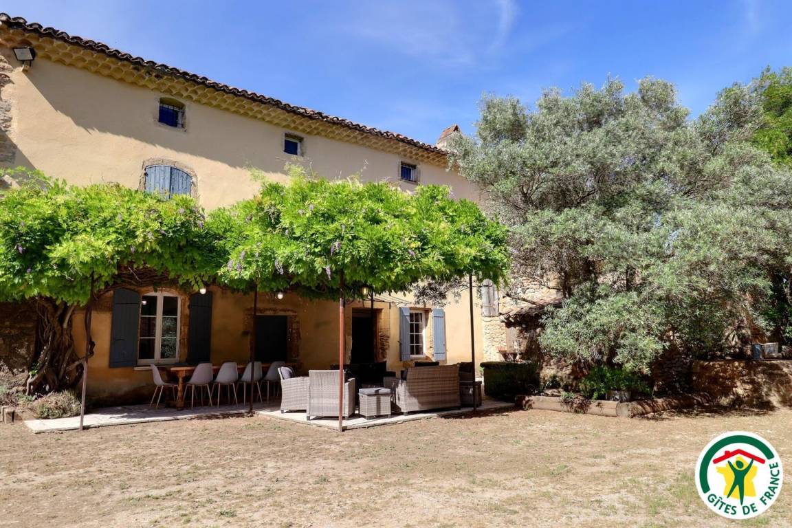 160 M² Gîte ∙ 4 Chambres ∙ 10 Personnes - Suze-la-Rousse