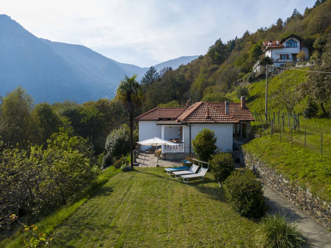 70 M² Ferienhaus ∙ 2 Schlafzimmer ∙ 5 Gäste - Cannobio