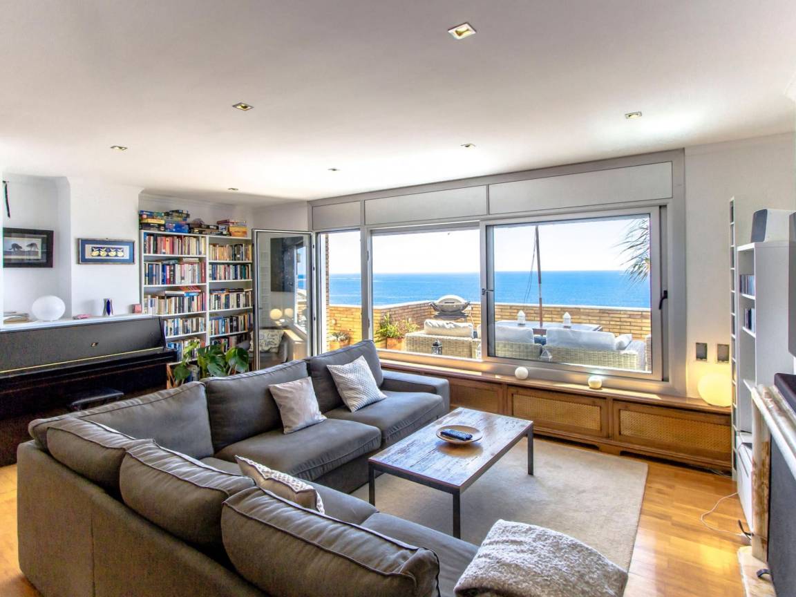 150 M² Apartamento ∙ 4 Habitaciones ∙ 7 Huéspedes - Cabrils