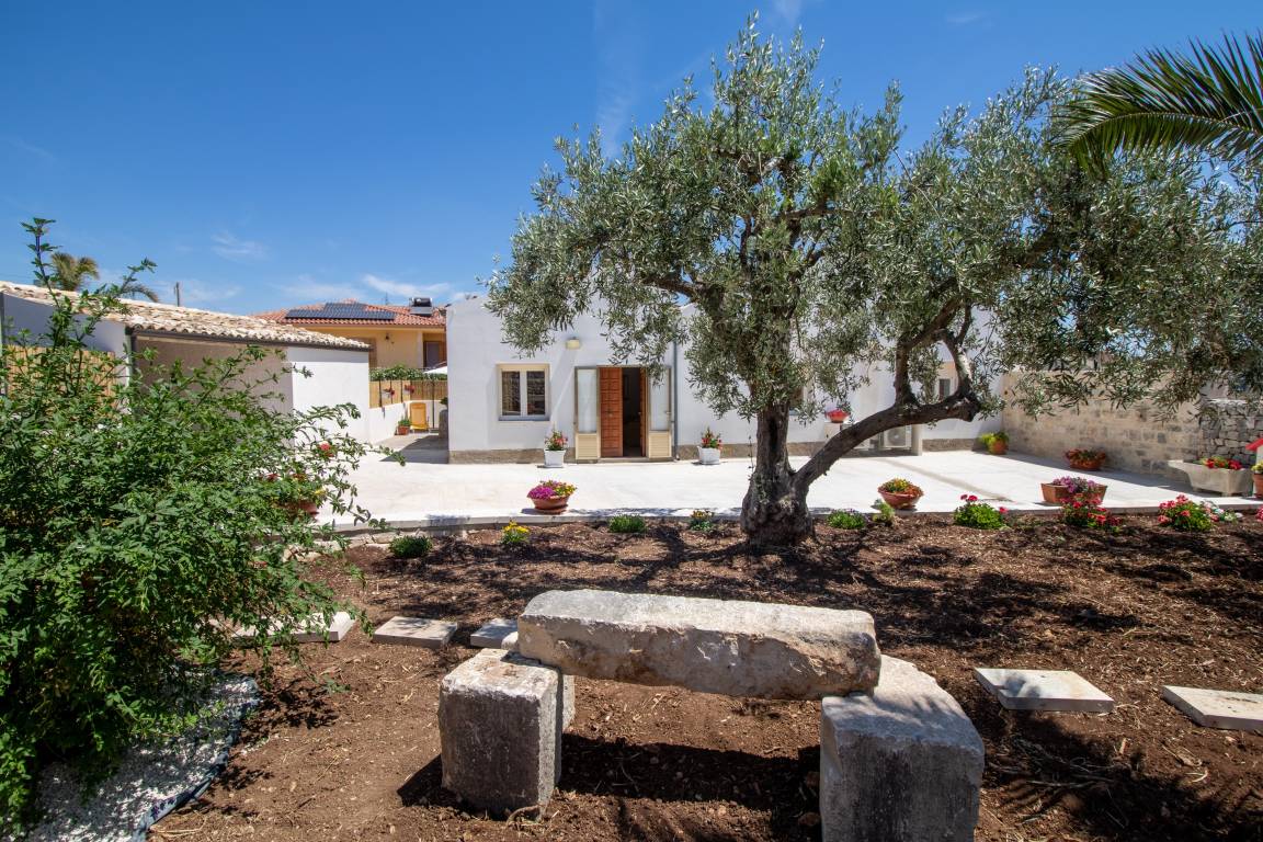 90 M² Apartment ∙ 2 Bedrooms ∙ 5 Guests - Modica