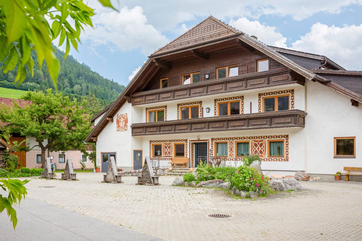 900 m² Ferienhaus ∙ 16 Schlafzimmer ∙ 50 Gäste – Bild 1