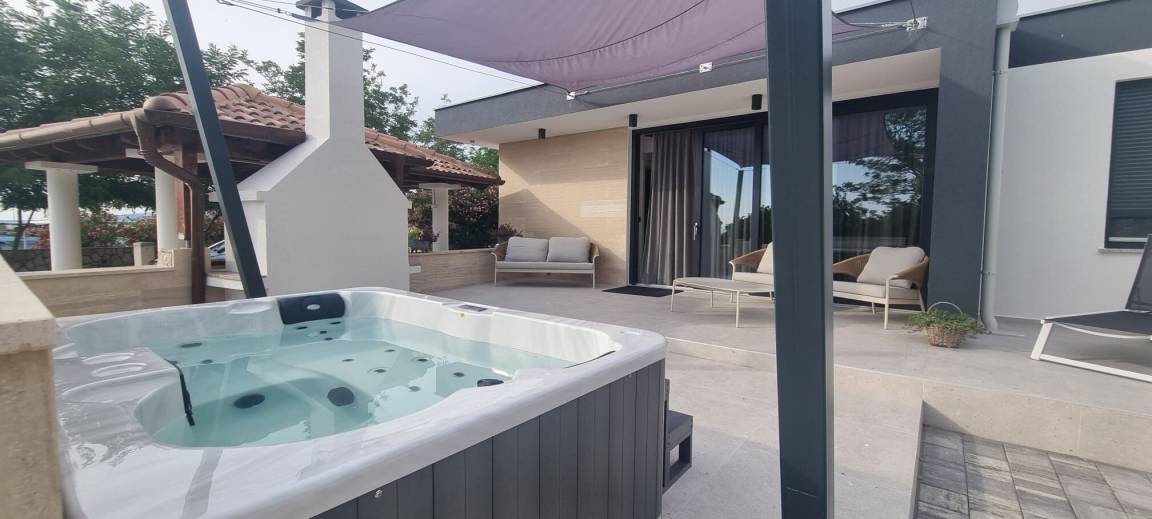 70 M² House ∙ 3 Guests - Pag