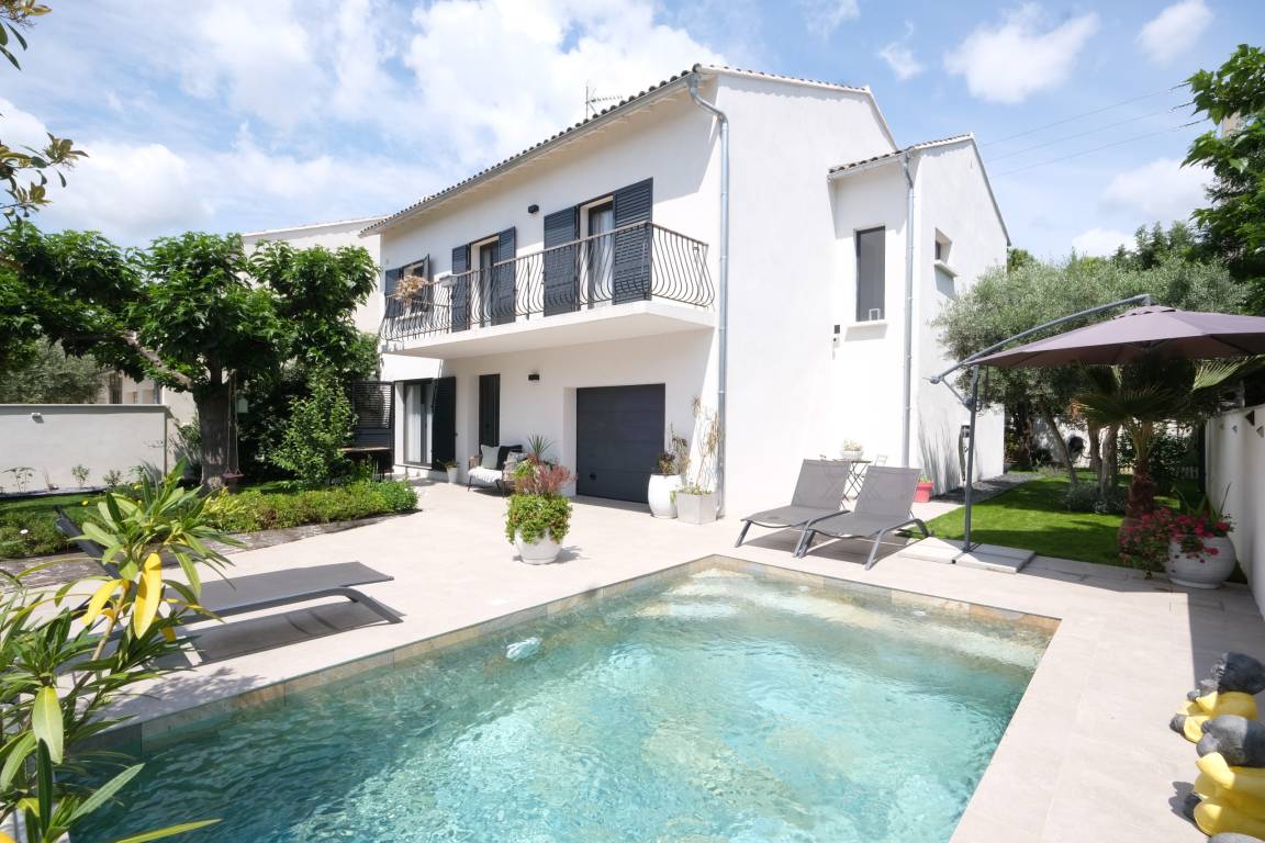 130 M² Villa ∙ 2 Bedrooms ∙ 4 Guests - Salon-de-Provence