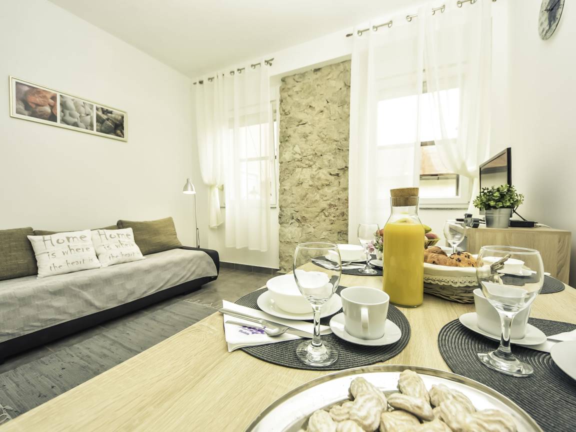 30 M² Ferienwohnung ∙ 1 Schlafzimmer ∙ 4 Gäste - Karlobag