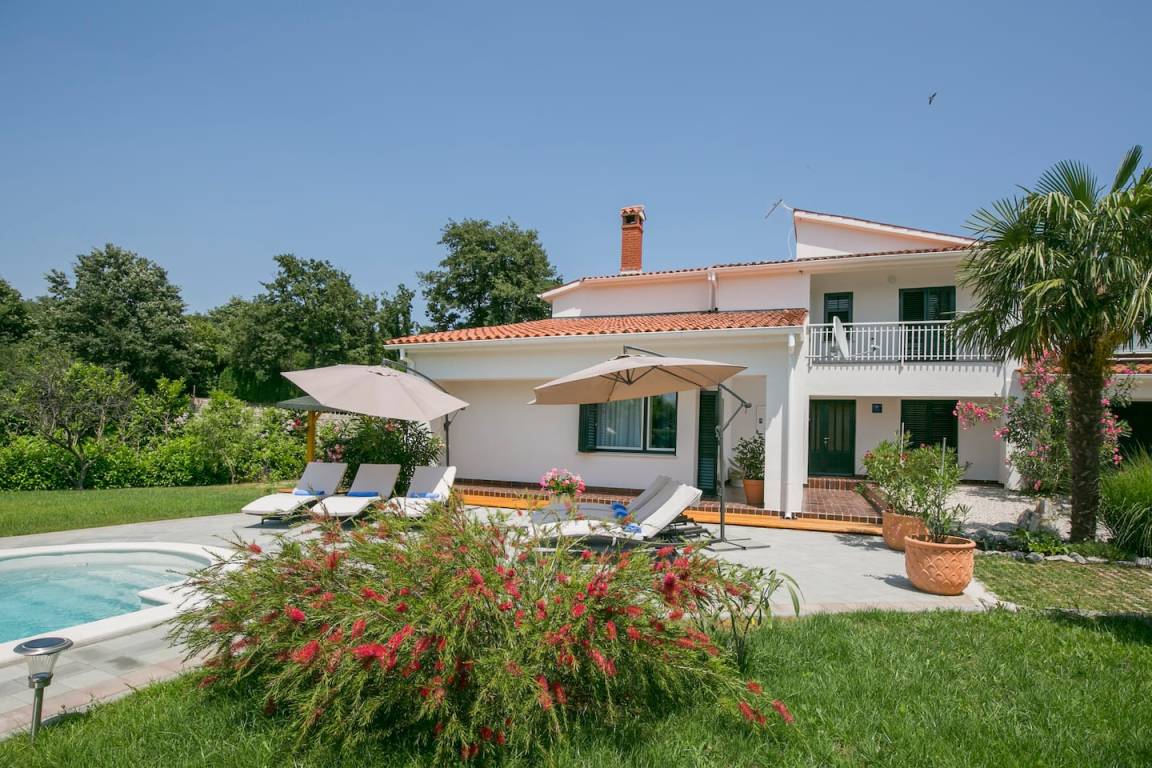 230 M² Casa Vacanza ∙ 5 Camere Da Letto ∙ 12 Ospiti - Ravni