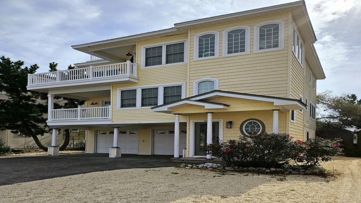 House ∙ 4 Bedrooms ∙ 12 Guests - Surf City, NJ