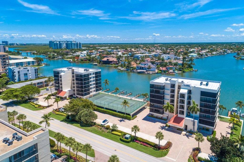 97 M² Apartamento ∙ 1 Habitación ∙ 2 Huéspedes - Estero, FL