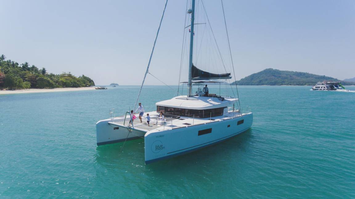 16 M² Houseboat ∙ 5 Bedrooms ∙ 10 Guests - Phuket