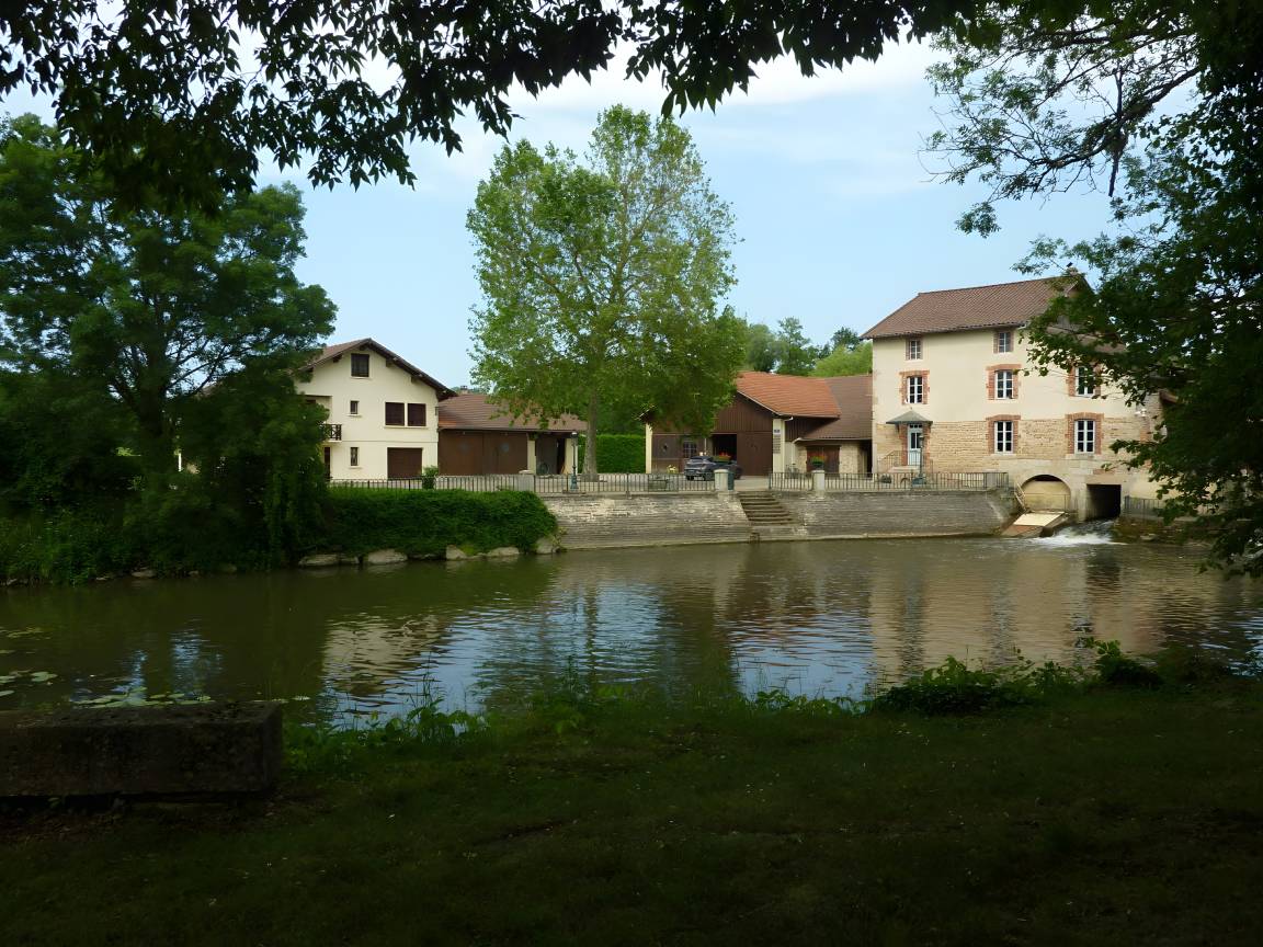 200 M² Cottage ∙ 3 Chambres ∙ 6 Personnes - Ain