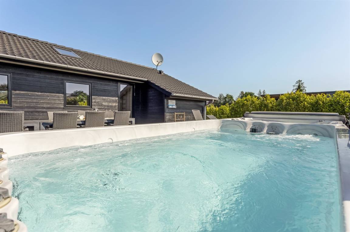 180 m&sup2; Ferienhaus 6 Schlafzimmer 14 G&auml;ste