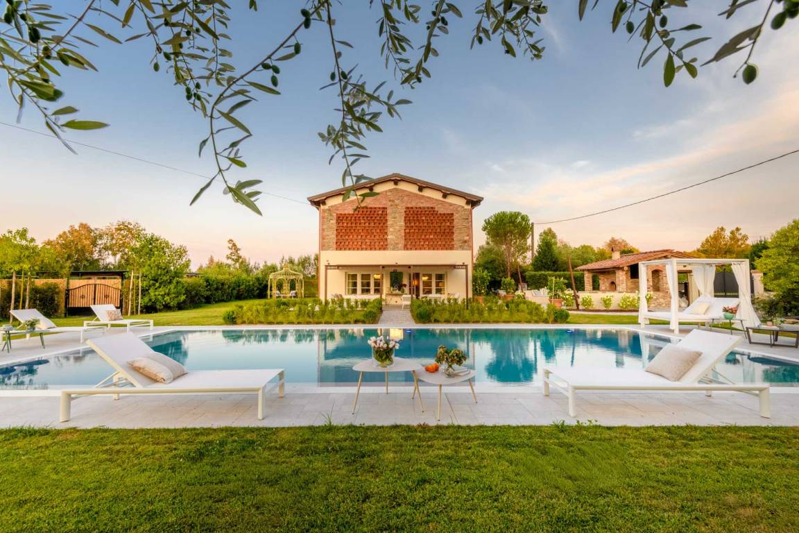 184 M² Villa ∙ 5 Chambres ∙ 10 Personnes - Pise