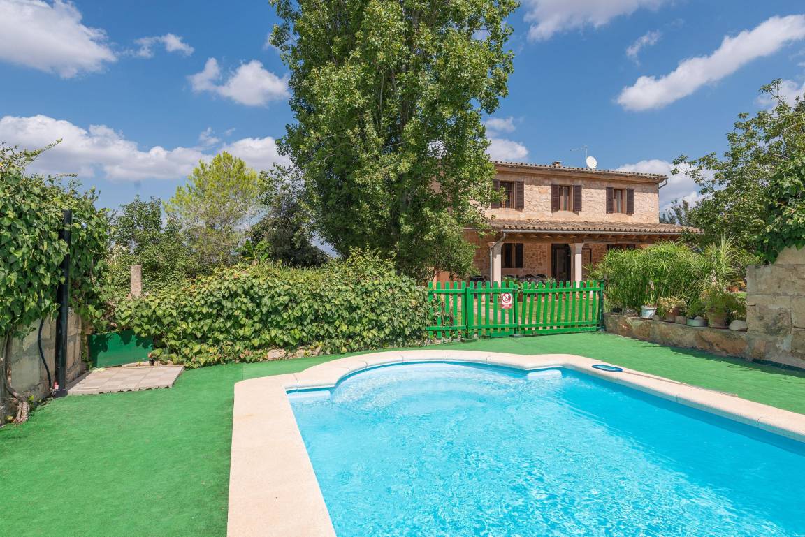 200 M² Villa ∙ 4 Bedrooms ∙ 8 Guests - Algaida