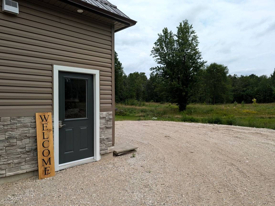 Accommodation ∙ 1 Bedroom ∙ 4 Guests - Ontario