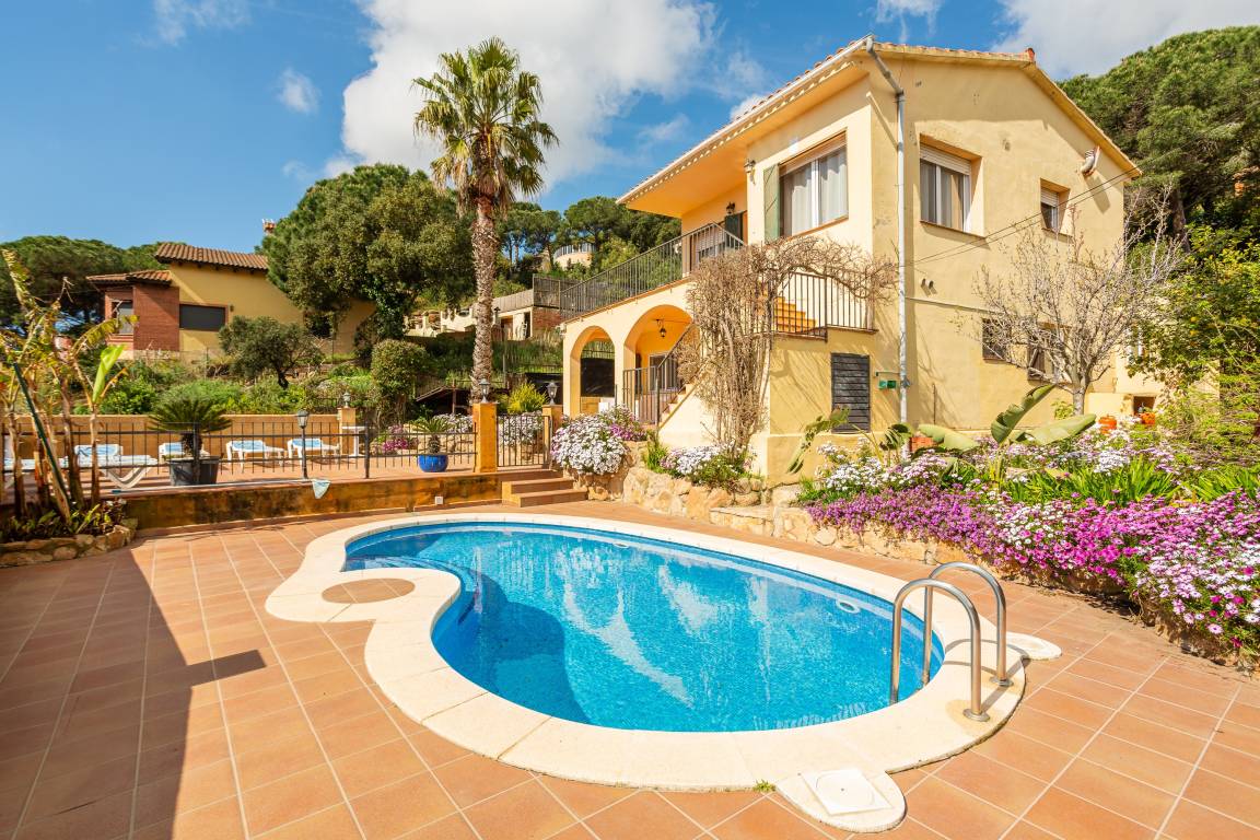 200 M² Maison De Vacances ∙ 6 Chambres ∙ 12 Personnes - Blanes