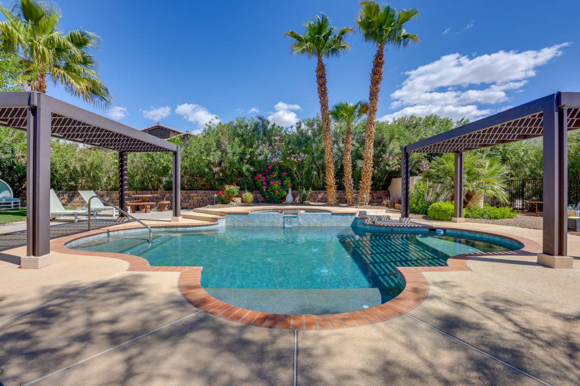 120 M² Cottage ∙ 2 Bedrooms ∙ 4 Guests - Las Vegas